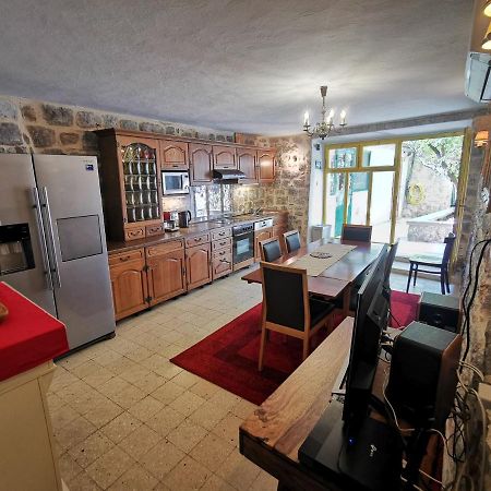 Authentico Deluxe Stari Grad Βίλα Stari Grad  Εξωτερικό φωτογραφία