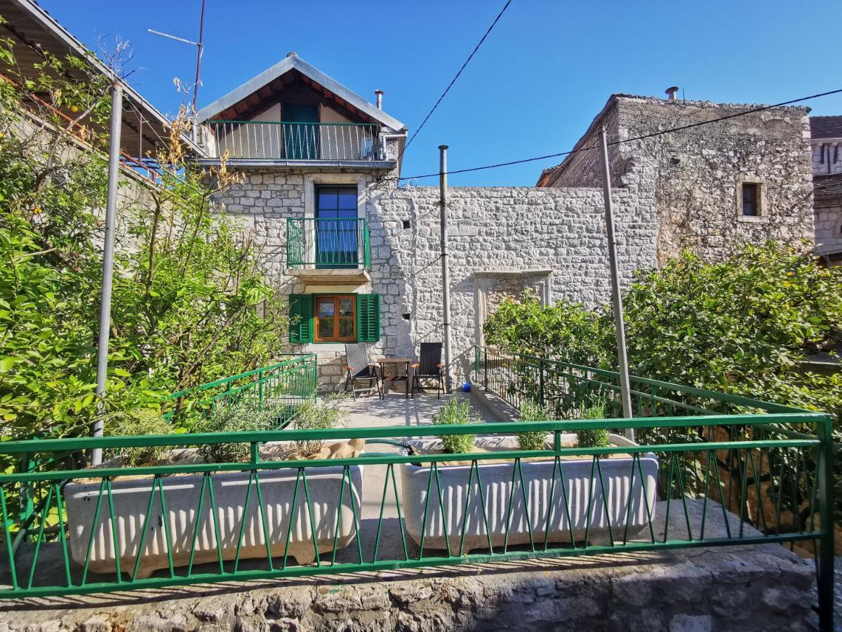 Authentico Deluxe Stari Grad Βίλα Stari Grad  Εξωτερικό φωτογραφία