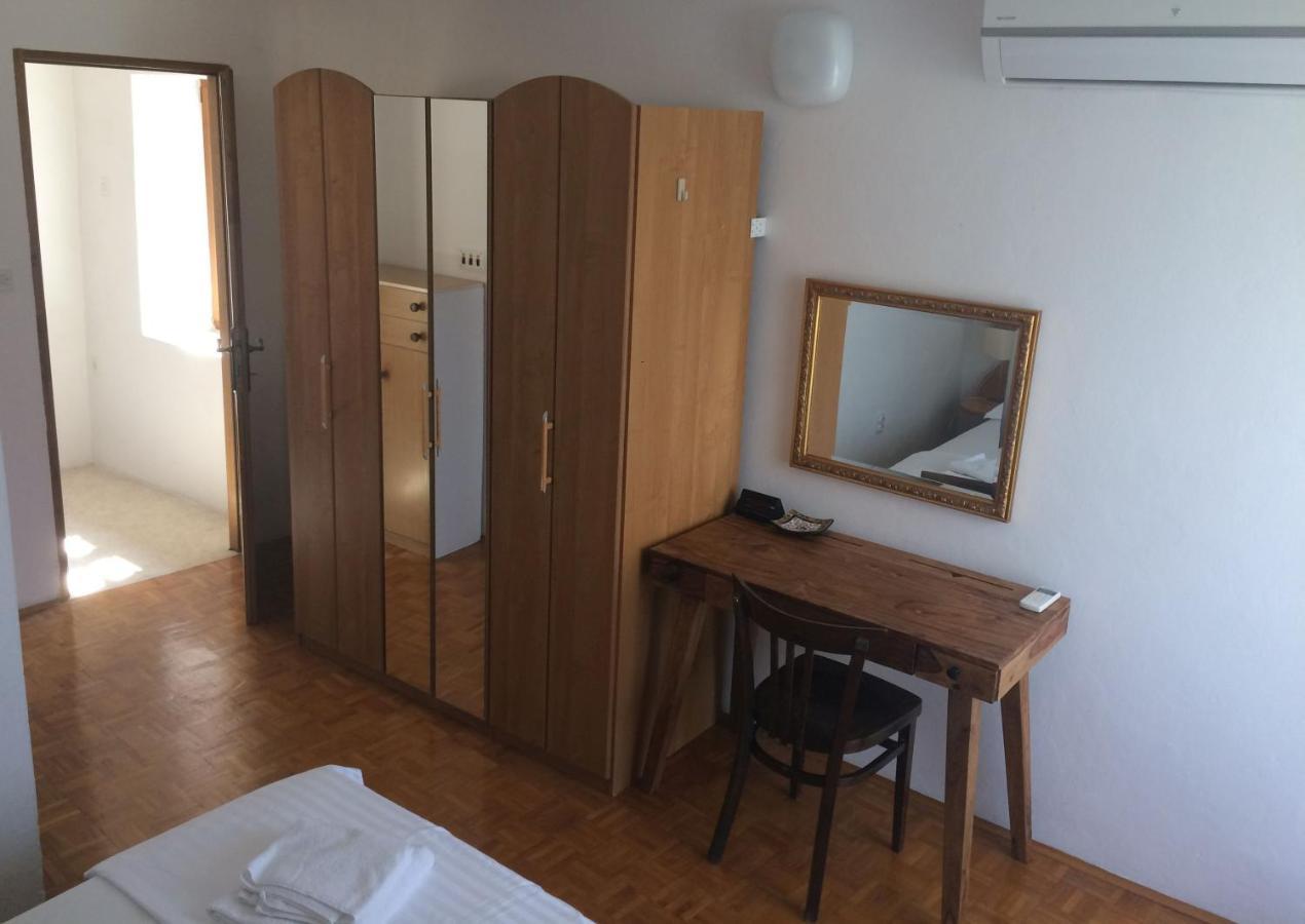 Authentico Deluxe Stari Grad Βίλα Stari Grad  Εξωτερικό φωτογραφία