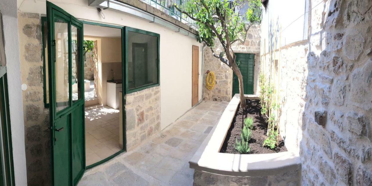 Authentico Deluxe Stari Grad Βίλα Stari Grad  Εξωτερικό φωτογραφία