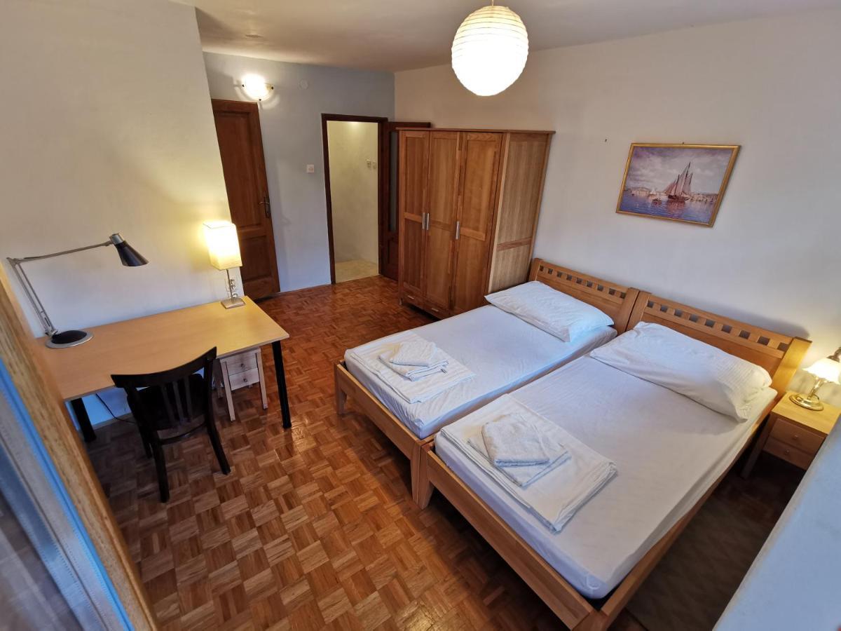 Authentico Deluxe Stari Grad Βίλα Stari Grad  Εξωτερικό φωτογραφία
